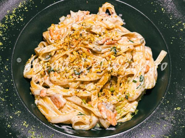 Tagliatelle con Salmone Affumicato